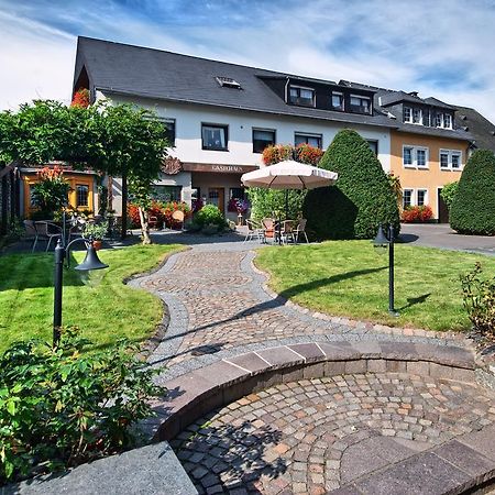Wein & Gaestehaus Hermeshof Trittenheim Bagian luar foto