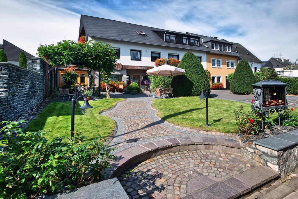 Wein & Gaestehaus Hermeshof Trittenheim Bagian luar foto