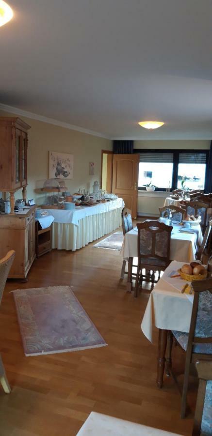 Wein & Gaestehaus Hermeshof Trittenheim Bagian luar foto